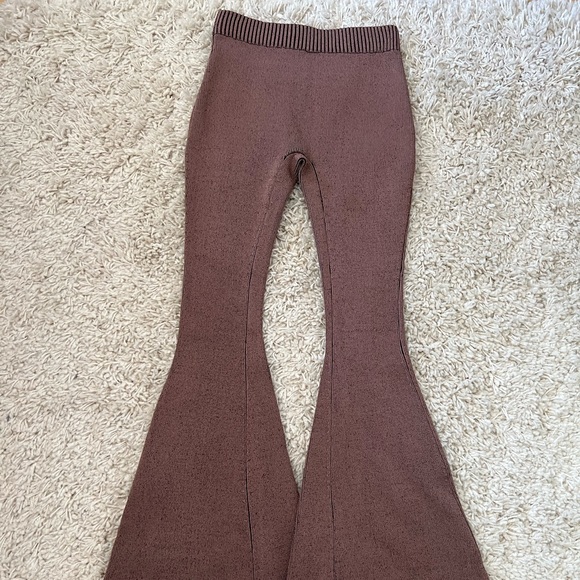 Isa Boulder Tent Ribbed Flare Hem Pants - Picture 3 of 5